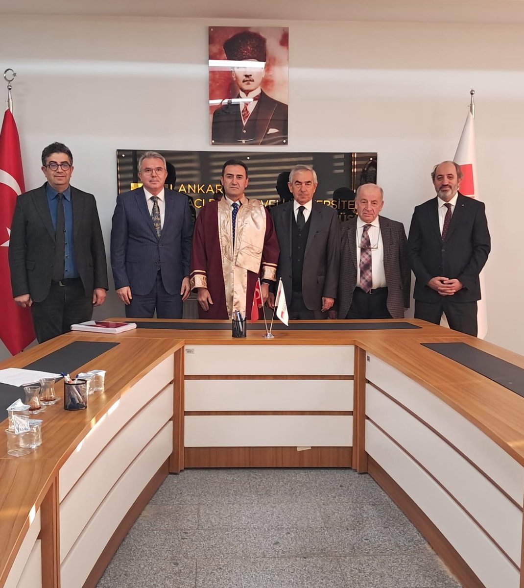 seyfi_han's tweet image. 5-6 yıllık emek sorasında bu gün yaptığım tez savunması ile hukuk doktoru oldum. Emeklerini esirgemeyen hocalarıma ve bu yolculukta sabıt gösteren aileme şükranlarımı sunuyorum.