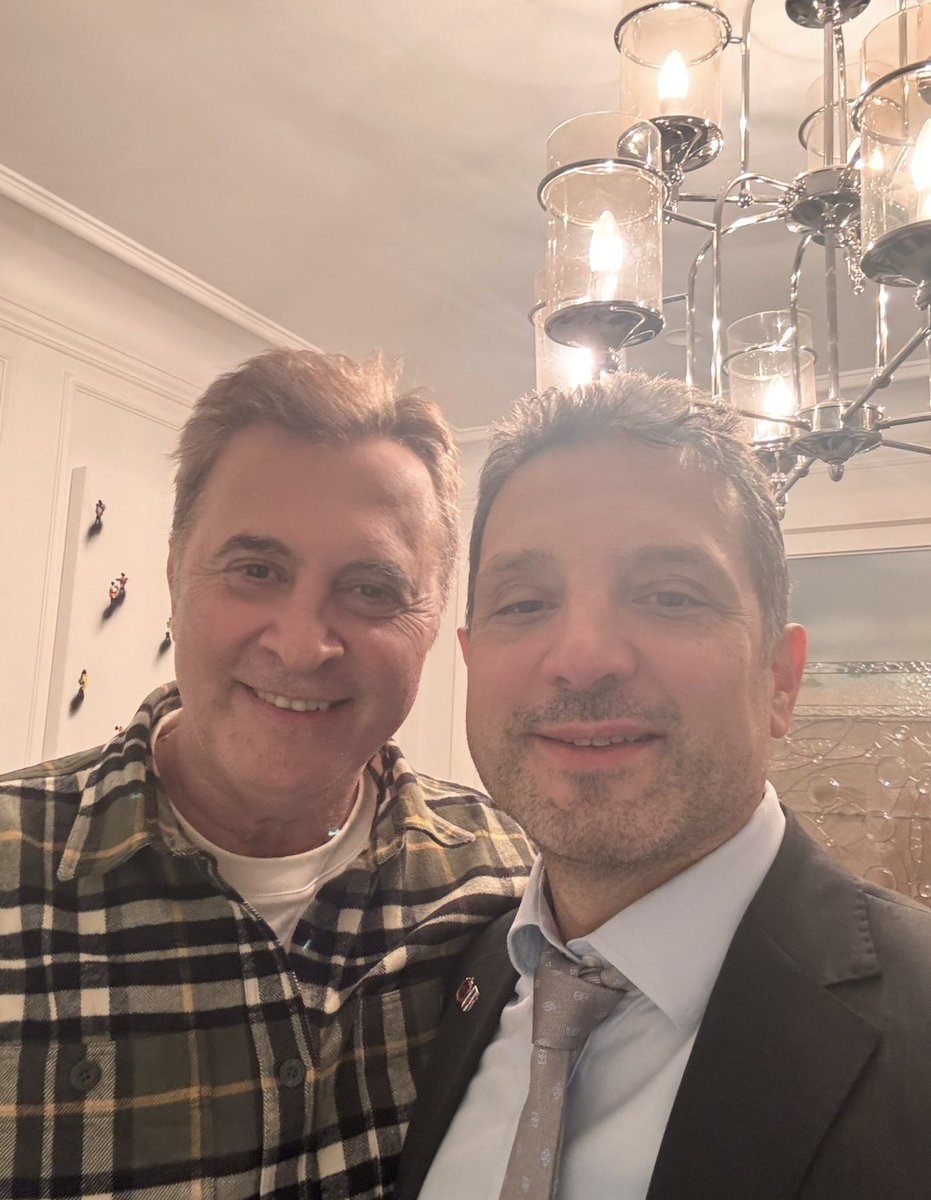 Fikret Orman diye ses yükselmeye başladığında hemen birileri türüyor . Karalama ve algı yapma mekanizması devreye giriyor. Bakıyorsun konuşanlara; Beşiktaş’ımız için çivi çakmayı bırakın, bir tane Kartal Yuvası’ndan tişört bile almamış kişiler.

Fikret Orman: “En basiti, stadyumu