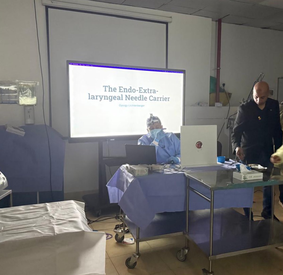 Lo0oLeS's tweet image. 2nd day featured with 
-3 stations of CO2 &amp;amp; blue Laser arytenoidectomy , anterior &amp;amp; posterior cricoid splits &amp;amp; epiglotopexy
-3 stations of Suture lateralization 
- 1station of flexible bronchoscopy