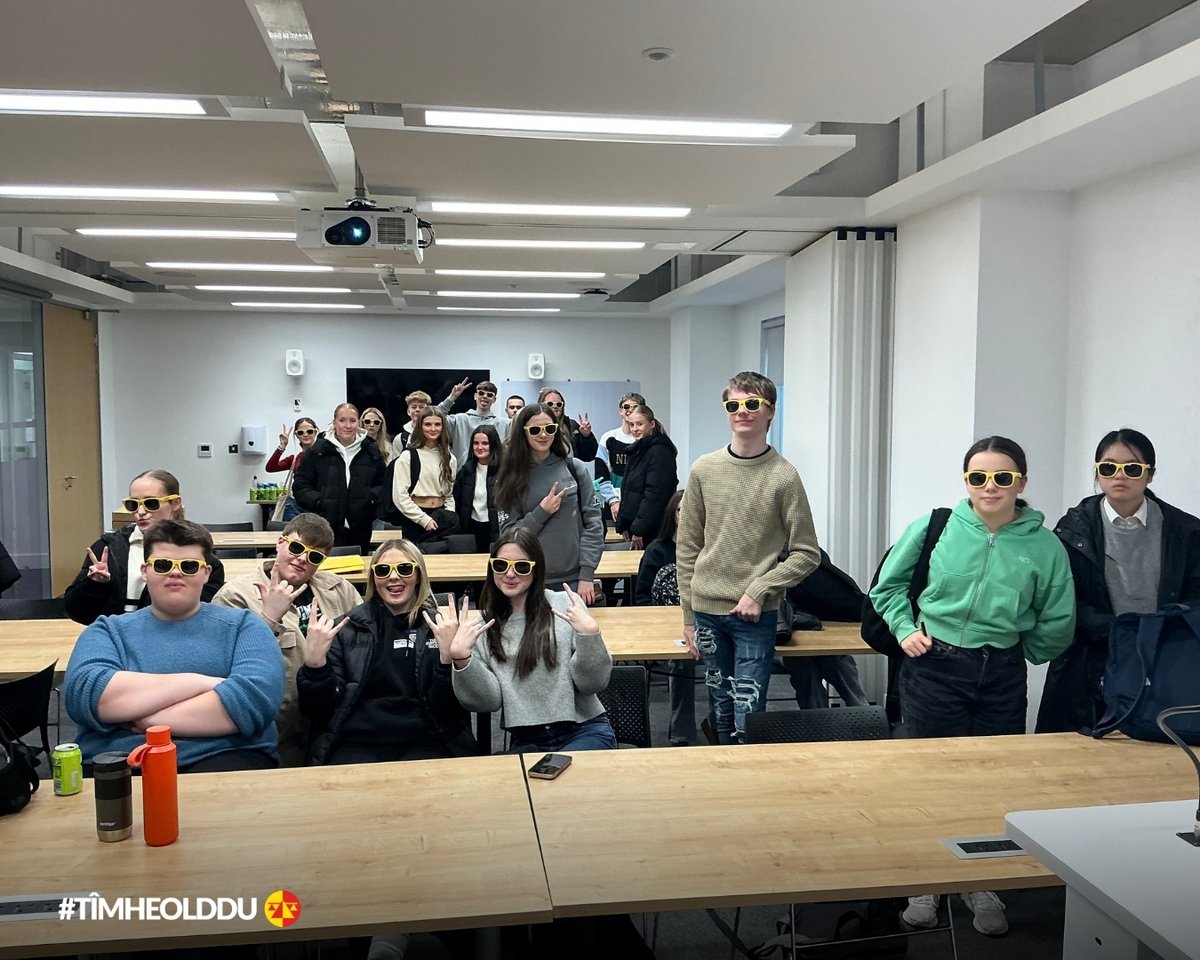 Diwrnod gwych heddiw - a fantastic day at Cardiff University, where learners had the opportunity to find out more about study and career pathways linked to dysgu Cymraeg. Da iawn to all involved!

#TîmHeolddu #TeamHeolddu