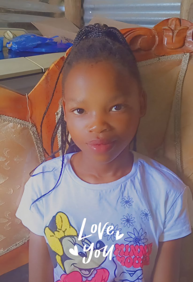 NorthWesTimes's tweet image. MISSING CHILDREN IN TOP VILLAGE, MAHIKENG 🚨

Two little girls from Top Village, Mahikeng have been missing since last week Friday 21 November after school.

Their names are:

😔Reabetswa Lentswane, 13 years old

😔Soso Mofole, 13 years old

The girls were last seen on Friday…