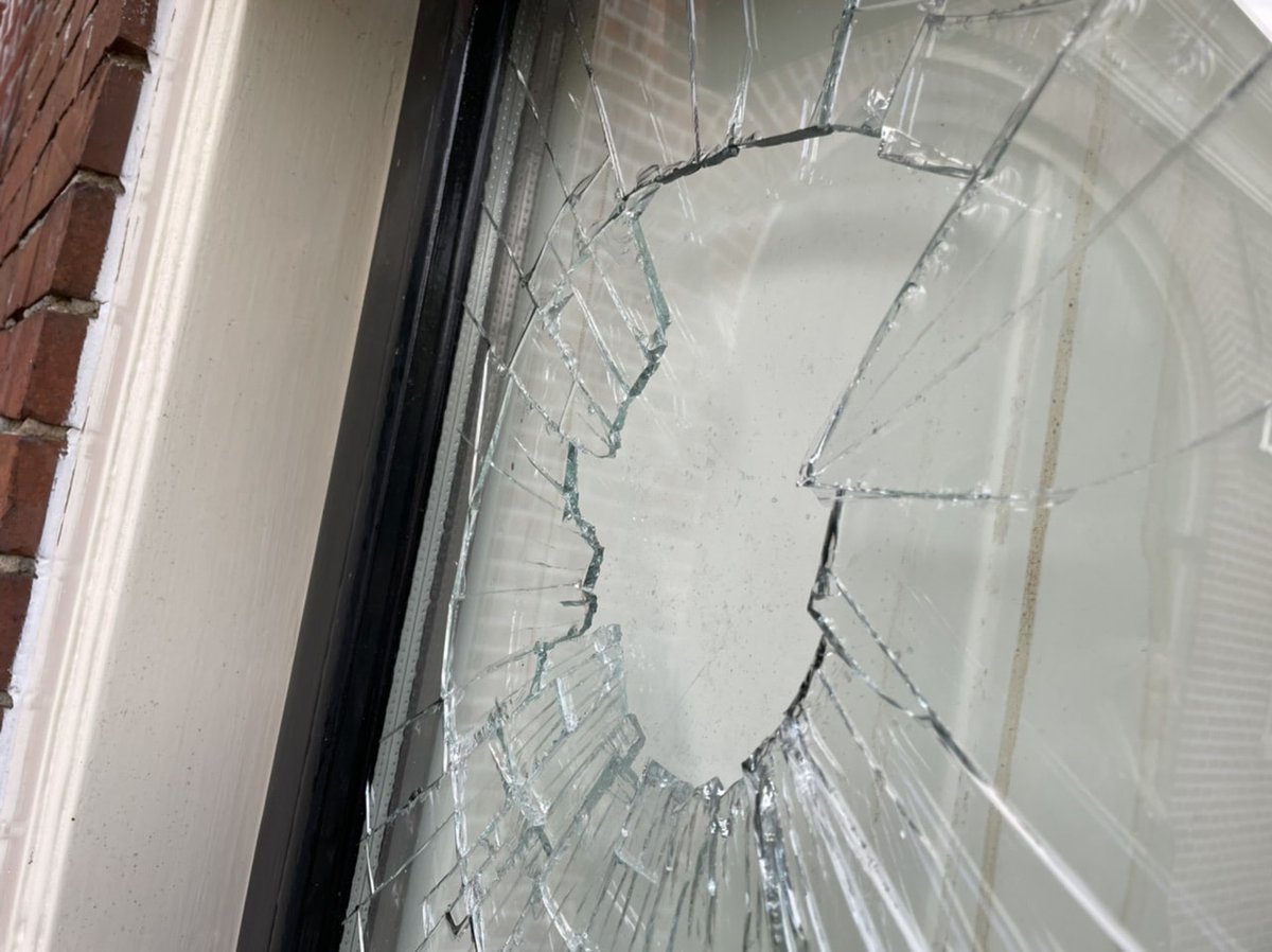 Politie onderzoekt woninginbraak in Leek