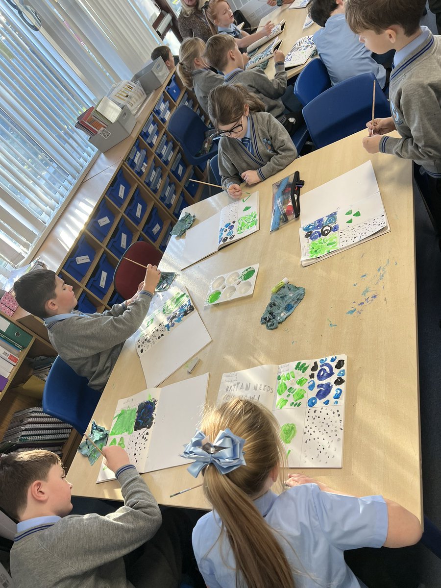 StJBoscoYear3's tweet photo. WW1 dazzle art. Learning about the techniques used in WW1 to throw off the enemy. 🎨 🖌️ 

@StJBoscoPrimary https://t.co/tqru6TtCGB