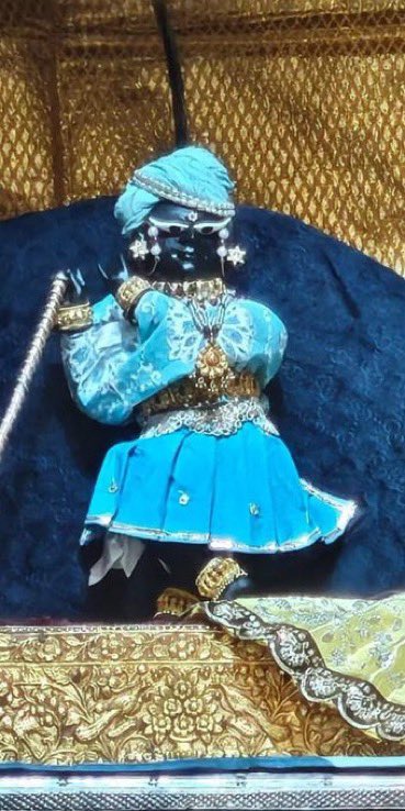 paramdisciples's tweet image. Hare Krishna Hare Krishna 
Krishna Krishna Hare Hare 
Hare Ram Hare Ram 
Ram Ram Hare Hare