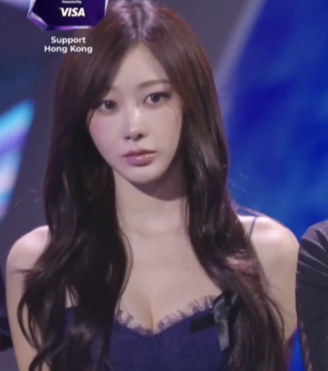 only4_Aeri's tweet image. 1 or 2?