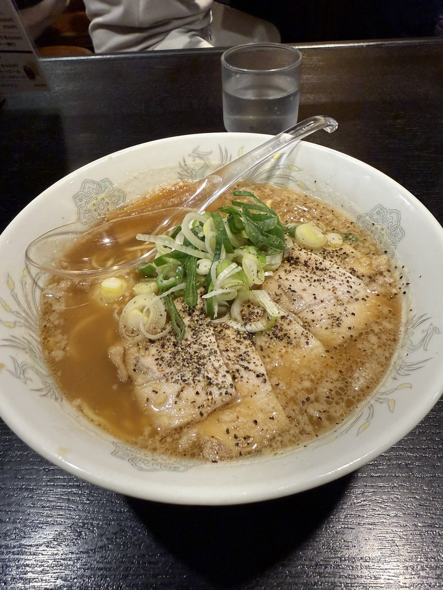 swimmy_naota's tweet photo. お誕生日に

ガチャピンでムックやっとる奴なんて

それはもうポンキッキや

ラーメン https://t.co/tbHs3Zyx8a