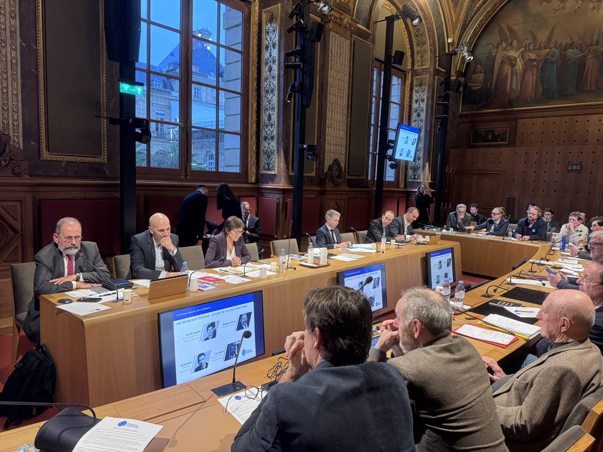 Je participe au 1er Forum sur les Libertés des territoires, organisé par <a href="/GregBerkovicz/">Grégory Berkovicz</a>. Aux côtés notamment <a href="/AnnickGirardin/">Annick Girardin</a> <a href="/GilAverous/">Gil Avérous</a> 
<a href="/OGacquerre/">Olivier Gacquerre ⭐⭐</a> <a href="/bezzinaac/">charlene bezzina</a> <a href="/loichervepublic/">Loïc Hervé, Sénateur de la Haute-Savoie 🇪🇺🇫🇷</a> <a href="/JLBorloo/">Jean-Louis BORLOO</a> 
Un moment important pour rappeler l’urgence de redonner souffle à la décentralisation…