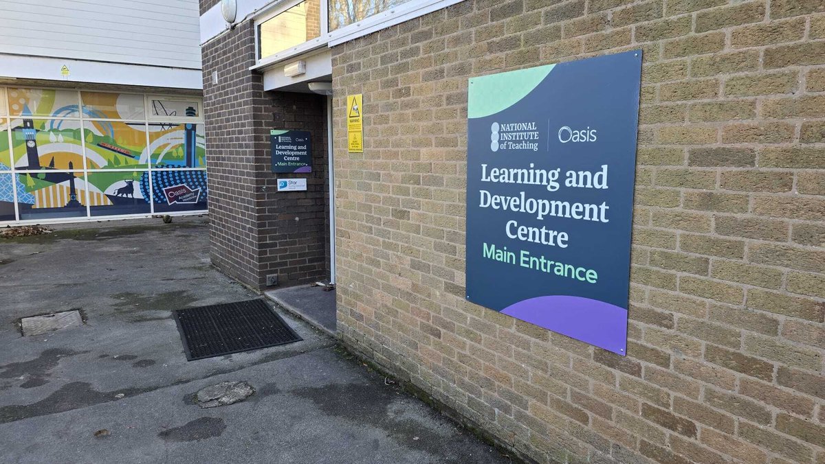 NatInstTeaching's tweet image. Our Birmingham campus has a fresh new look.✨As part of the recent refurbishments, we have installed new signage that celebrates our identity, our values, and, of course, helps visitors find their way to our Learning and Development Centre with ease.

Located at @OasisAcademies&apos;s…