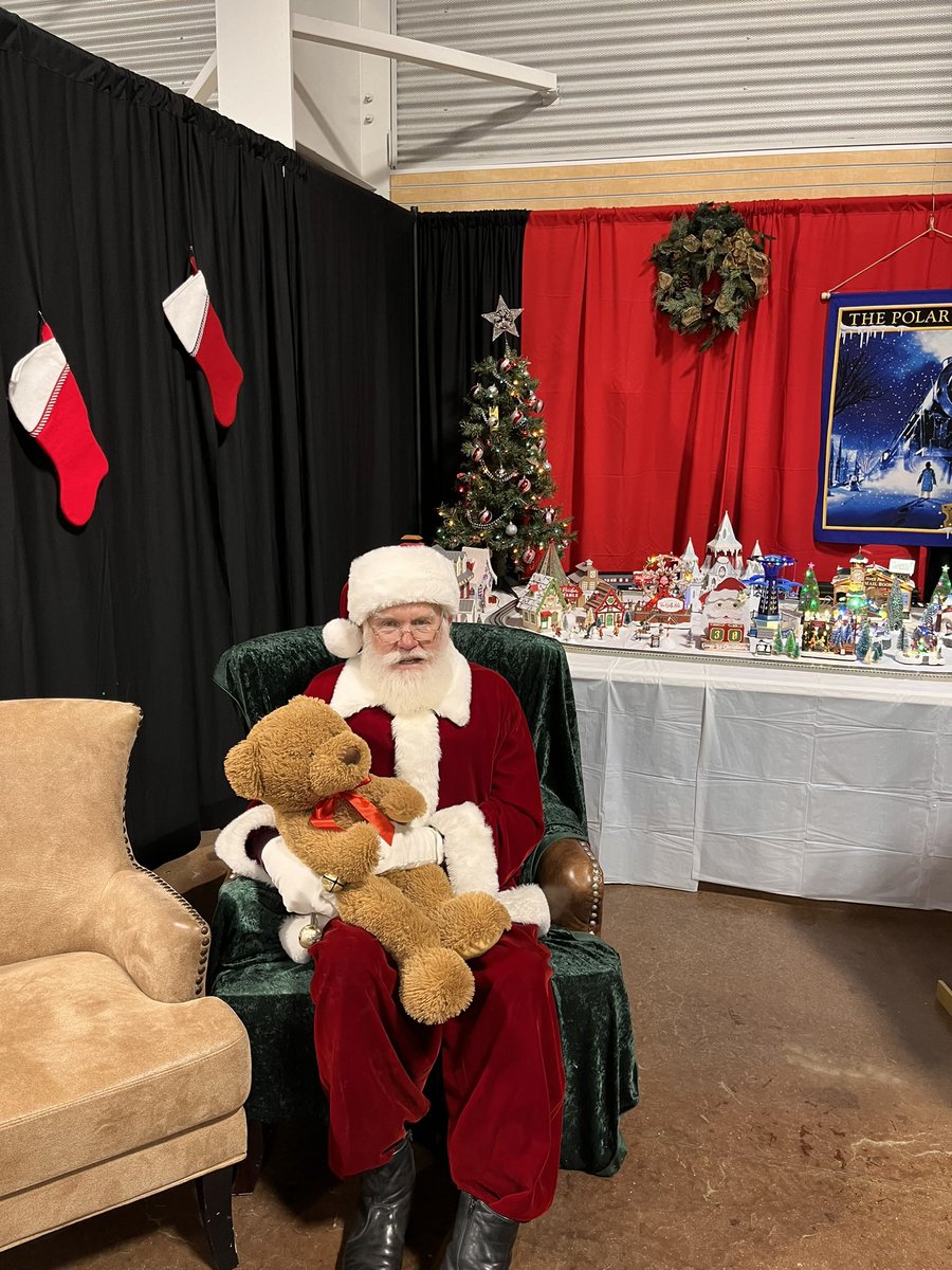 RkyMtnTrainShow's tweet image. Doors open at 9am Saturday and we can’t wait to see you! 🚂 Don’t forget we have free parking and kids 12 &amp;amp; under are free. 😃RockyMountainTrainShow.com