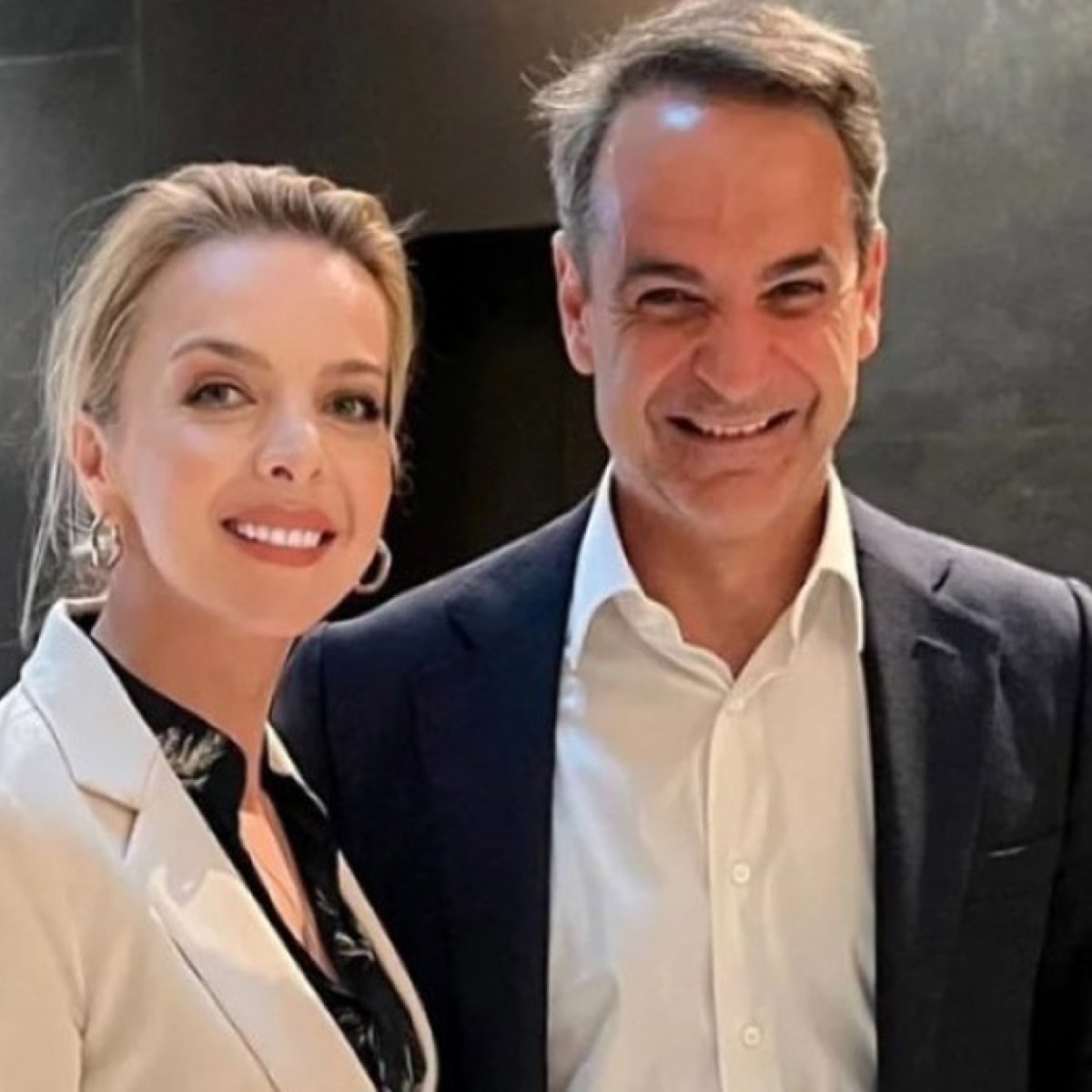 ΚΑΛΟ ΣΚ🎆🎆🎆
Μην ξεχνάμε.Η ανεκτικότητα μας είναι η δύναμη τους.
Ειρήσθω εν παρόδω: Μην ξαναπείτε τον πρωθυπουργό μας γκαντέμη, όσοι φωτογραφήθηκαν μαζί του κέρδισαν τζόκερ και λαχεία.