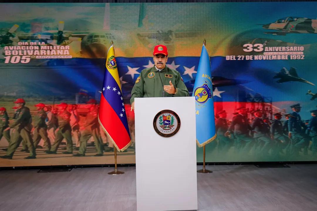 #AVenezuelaNoLaTocaNadie || Con el pueblo como escudo y la convicción como arma, seguimos en esta batalla. Un mensaje claro: nuestra soberanía es intocable.  ✊🏽🇻🇪
#CHCh