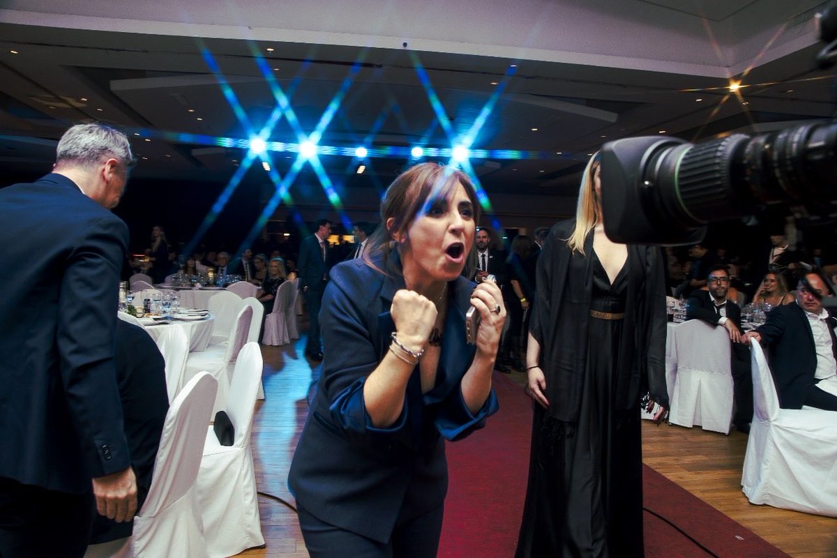 rosarioa's tweet image. A los agradecimientos de anoche sumo un agradecimiento a todos los que me llenaron las redes y el WhatsApp de mensajes. Gracias porque me hacen aún más feliz! ❤️🏆 #MartinFiero