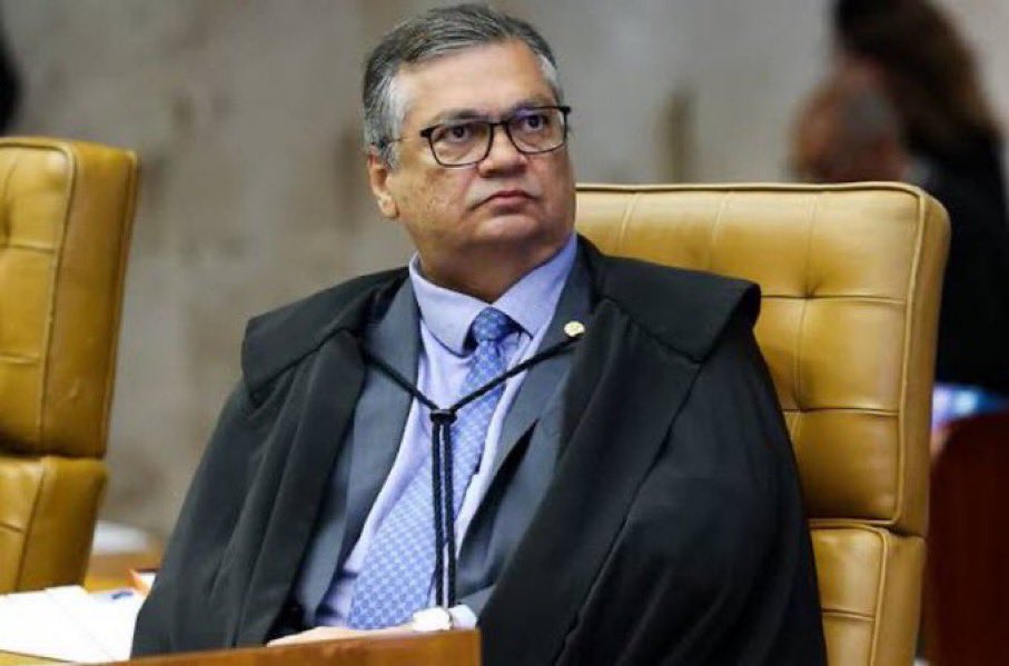 NewsLiberdade's tweet image. 🚨URGENTE - Flávio Dino não libera passaporte para pai de Figueiredo ir ao casamento do filho nos EUA