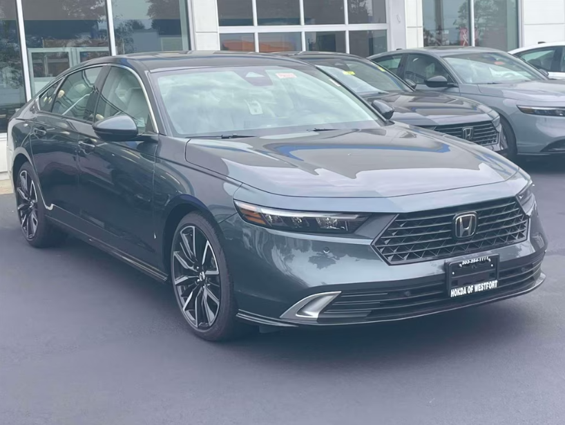 Get some of our biggest SAVINGS opportunities of the year at Honda of Westport! This #BlackFriday popular models like Civic, CR-V, HR-V, Accord, and more are available with great discounts. 

Check out our current selection this weekend!🚙🎉 bit.ly/3oJ24fN