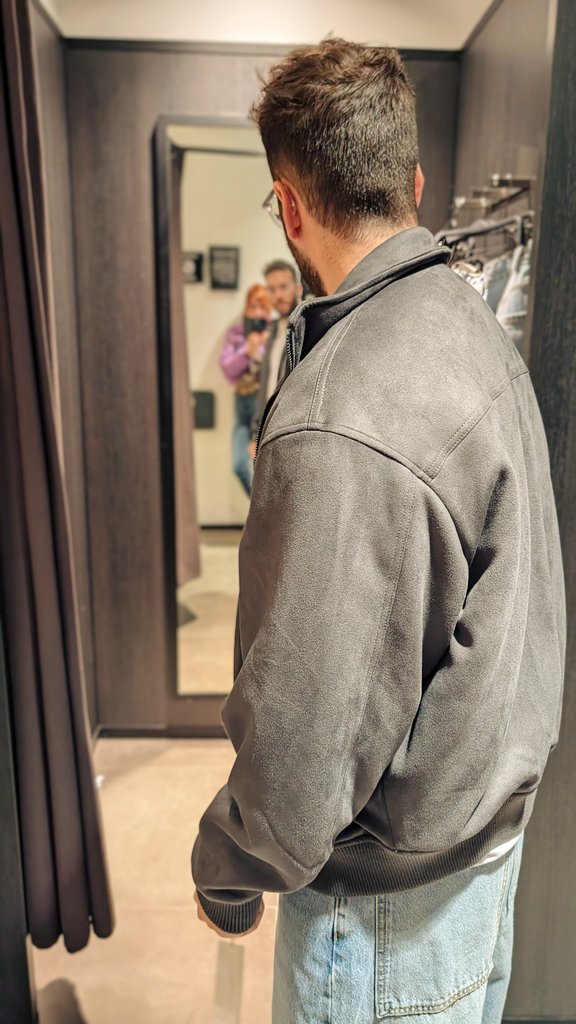 catmarie1812's tweet image. Le léger c&apos;est le shopping avec mon fils, mon petit amour, ma fierté permanente

Le sérieux c&apos;est la discussion profonde et pleine de sens avec lui sur des moments importants de la vie 🤍

Il a, avec son frère et sa sœur, la place la plus importante de ma vie

#FridayThoughts