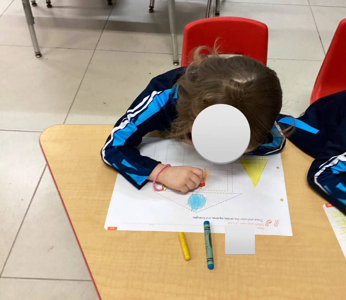 My first graders strengthened their vocabulary on geometric shapes📐. We played, created, and used both digital and written activities🩵. Little minds, big power✨