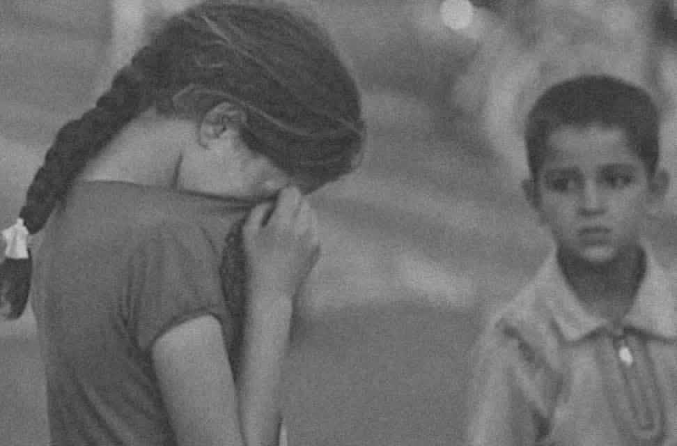 لا تجرحين العين و يْطول البكى 
عمر القمر ما زيّنه وبل السحاب .