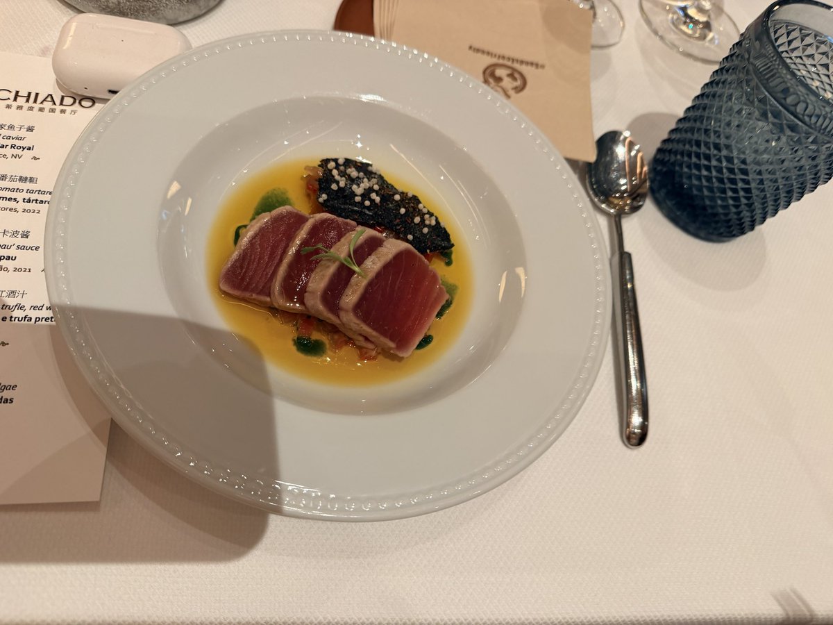 0xBclub's tweet image. 感謝 @WeexCn 在澳門舉辦這場超棒活動 🇲🇴

這次真的收穫滿滿！也特別感謝 Weex Co-Founder @ethan_weex，用心安排每一個細節，最後一天的晚宴抽獎甚至做到「人均有獎」😂 讓在場每一位都感受到滿滿誠意。

雖然我跟大獎擦肩而過，但看到狗唄 @ScarlettWeb3 抱走 AirPods Max，還是很替她高興的！…