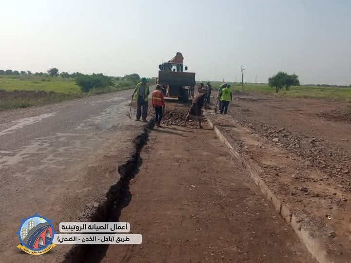 وزير النقل والأشغال العامة 
 اللواء/محمد عـياش قحيـم
 
وزارة النقل والأشغال العامة تواصل  المسير في تقديم الخدمة للمواطن يوما بعد آخر وتسعى بكل الإمكانيات في تخفيف المعاناة على المواطن ومنها  إصلاح الطرق وصيانتها وخطوط السير  في مختلف محافظات الجمهوري.

وأكد وزير النقل والاشغال
