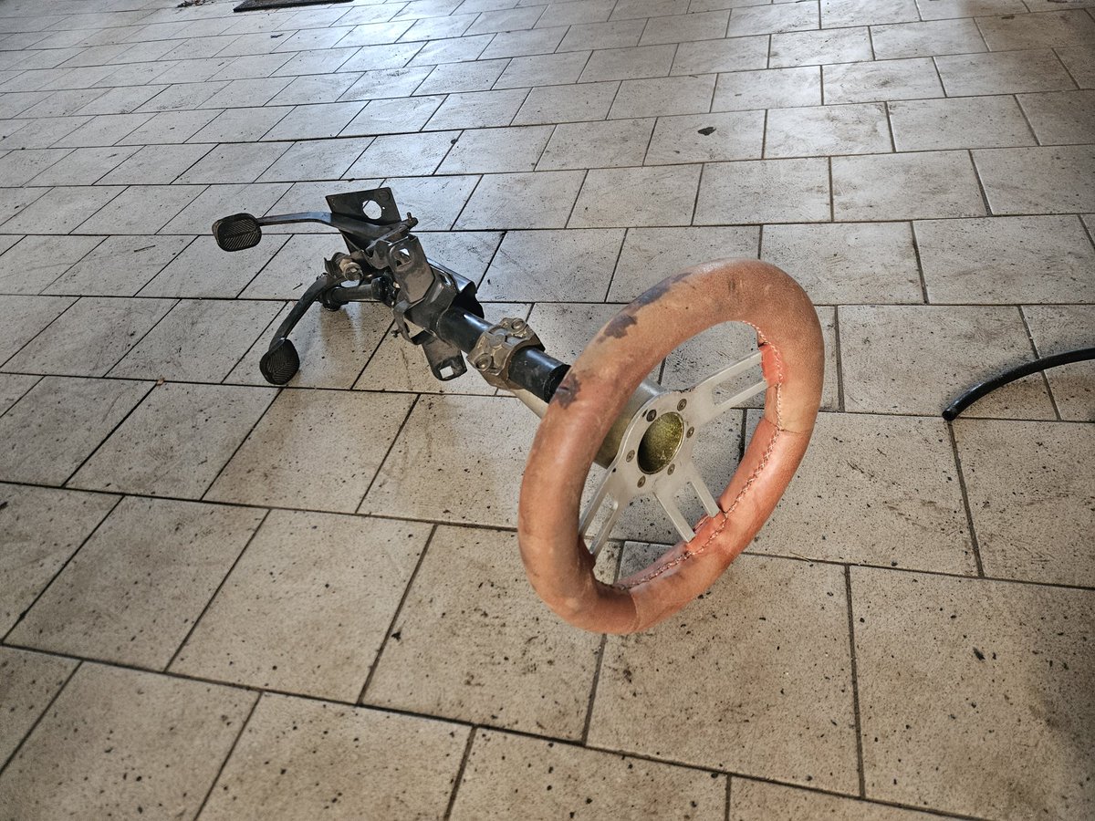 ...Kudrnáči <a href="/krupka_jiri/">Krupka Jiří</a> mám pocid, žesem asi moc dupnul nabrzdy