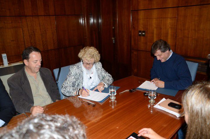 Hasta siempre Sonia. Lamentamos profundamente el fallecimiento de Sonia Fava.

Su compromiso con Mar del Plata y la cultura, con su empresa y sus equipos, con nuestra gente, siempre resultó grato para quienes amamos a esta ciudad.

Cierta vez planeamos juntos restaurar la Villa