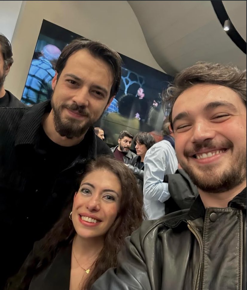 #MertYazıcıoğlu yakın arkadaşı #BurakDakak ve bir sevenleri 💞