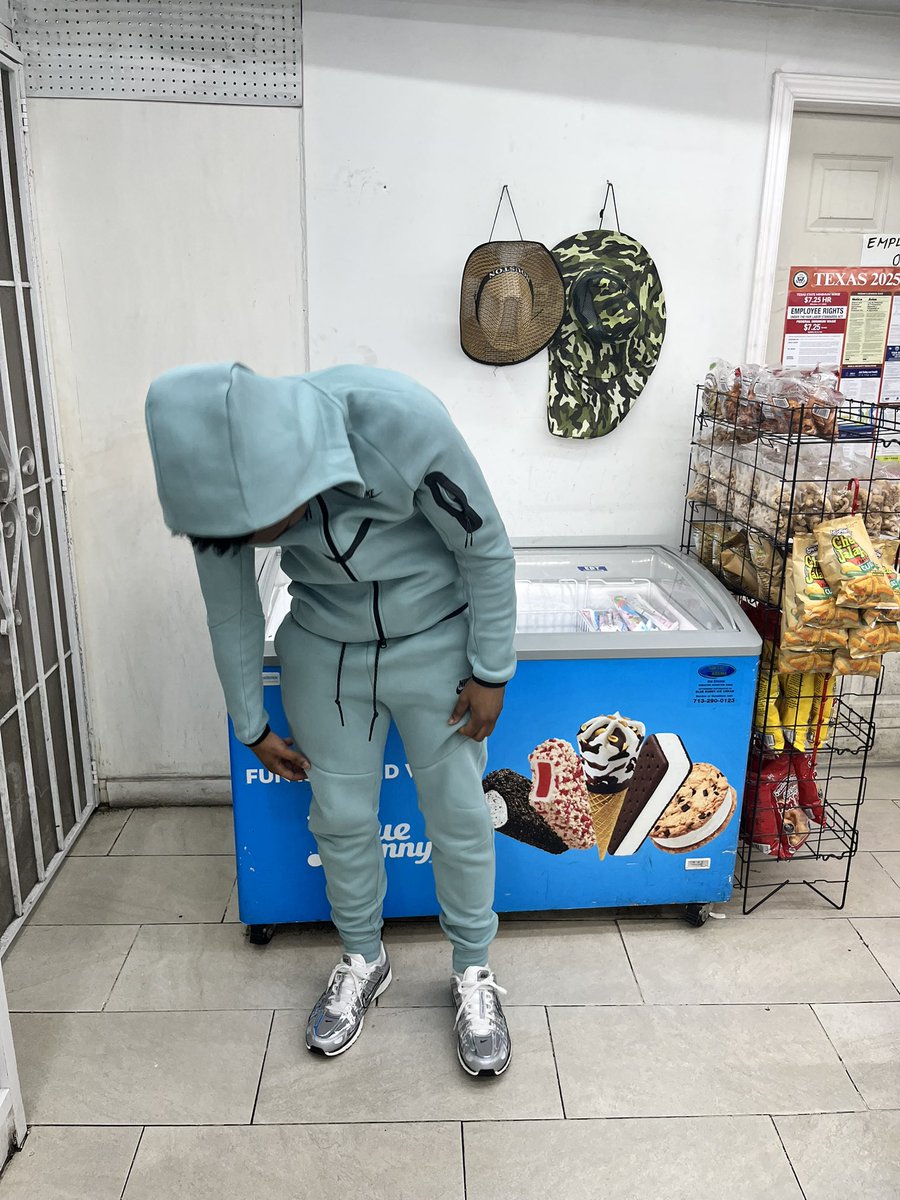 D4yvoo's tweet photo. ®️®️ https://t.co/XuDKNJfBZ2