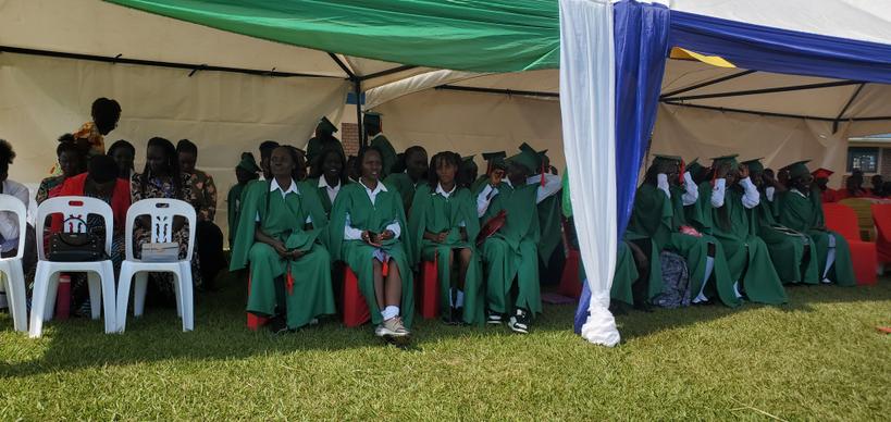 Favour FM 104.1 tweet media