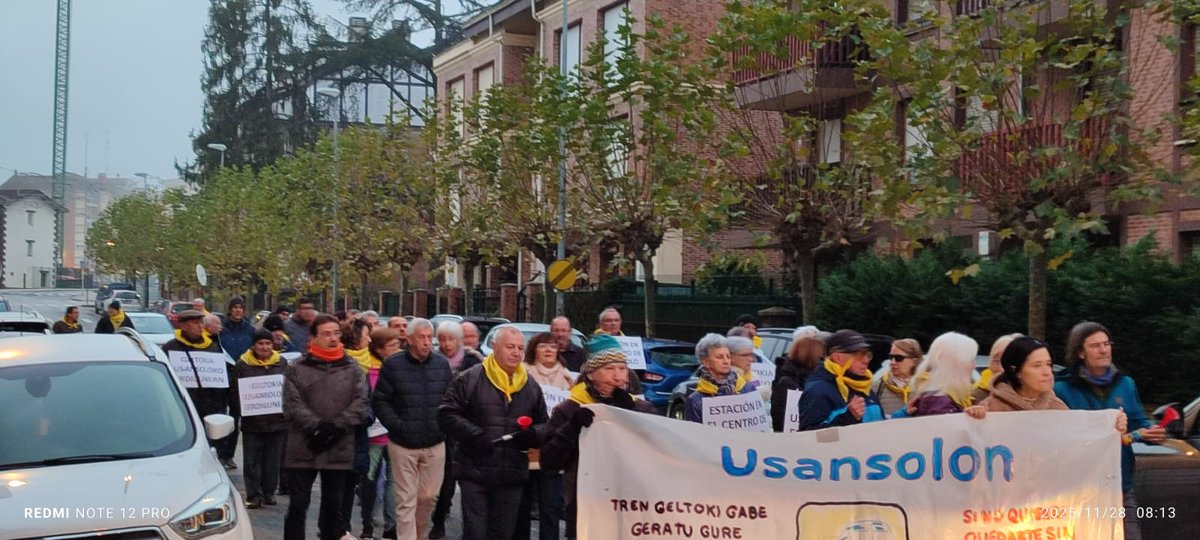 Metro geltokia erdigunean lortu arte, kalean jarraituko dugu. 
Continuaremos en la calle hasta conseguir la estación de metro en el centro 
#usansolo #geltokiaerdigunean  @eajbizkaia <a href="/PSEBizkaia/">PSE-EE BIZKAIA</a> <a href="/ETS_RFV/">Euskal Trenbide Sarea - Red Ferroviaria Vasca</a> <a href="/PPBizkaia/">PP Bizkaia</a> <a href="/PodemosBizkaia/">Ahal Dugu BIZKAIA</a> <a href="/ehbildubizkaia/">EH Bildu Bizkaia</a> <a href="/ehbilduusansolo/">ehbilduusansolo</a> <a href="/UsansoloHerria/">Usansolo Herria</a>
