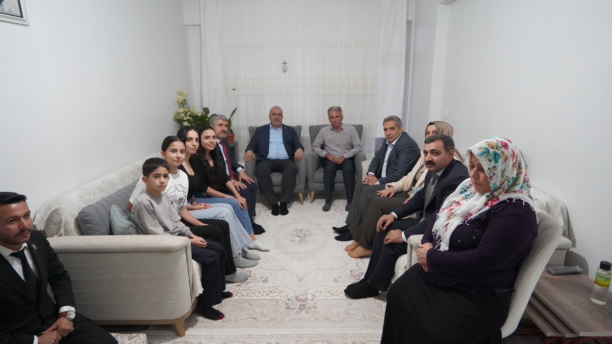 📍Besni

İl Genel Meclisi Başkanımız Mehmet Can Erdoğan, Besni Belediye Başkanımız Reşit Alkan, İlçe Başkanımız Ömer Ertürk, İlçe Kadın Kolları Başkanımız Semra Semiz ve İlçe Gençlik Kolları Başkanımız Umut Yavuz ile birlikte Kahraman Şehidimiz Jandarma Er Mehmet YILDIRIM’ın