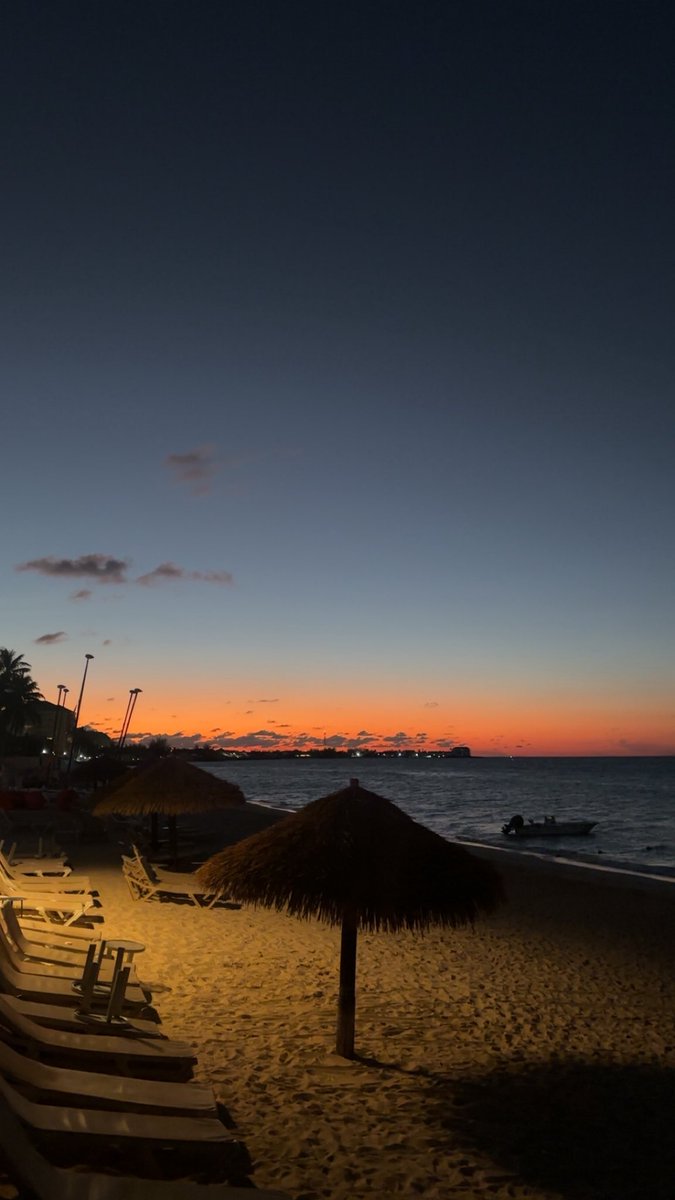 Spent turkey day in the Bahamas! Thankful and blessed!🦃❤️🙏🏻🎉🇧🇸🇧🇸 #BlessedAndGrateful