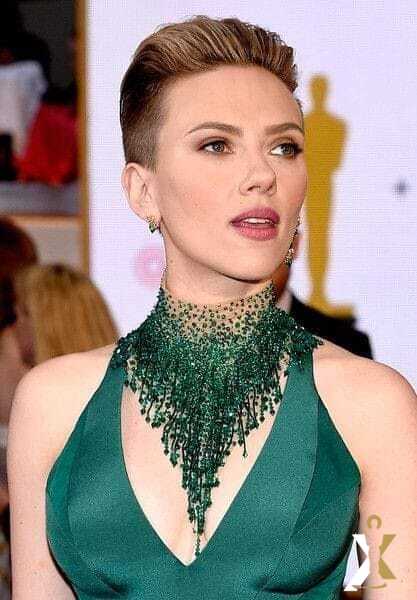 hollywoodboxuk's tweet image. Scarlett Johansson is pictured at the 87th Academy Awards on February 22, 2015, in Hollywood.
#scarlettjohansson #oscars2015 #versace #swarovski #piaget #redcarpet #fashion #style #hollywoodbox