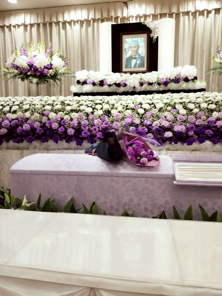 びんごのお通夜にご参列いただきました皆様、ありがとうございました。 予想を超える120名様ほどの方が弔問に来てくださり、献花やお別れをしていただきました。