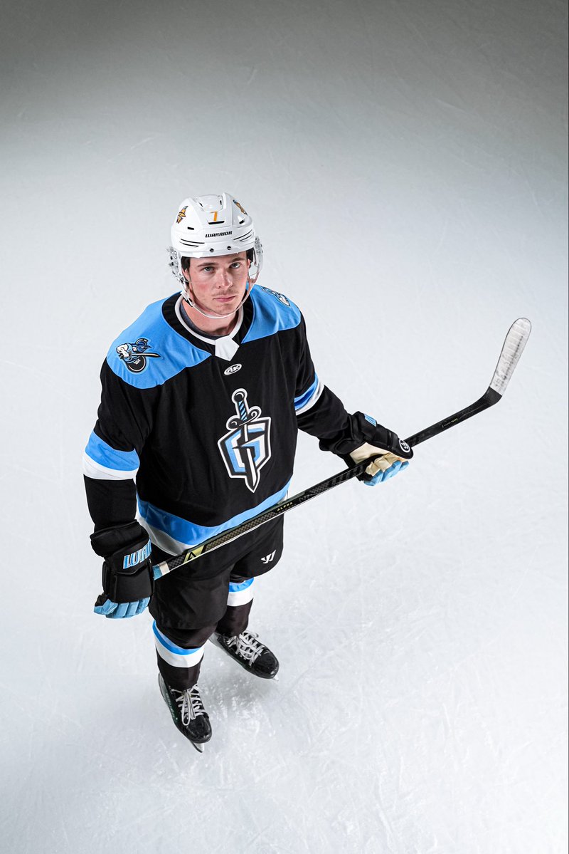 WE’RE ROLLING OUT THE ALTERNATES THIS WEEKEND🗣️🗣️

🎟️ gofevo.com/event/Jerseyfr…