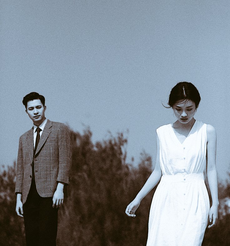 पुरुष इतना आज़ाद है कि चाहकर भी नौकरी नहीं छोड़ सकता है,
💯😕
महिला इतनी बंदिश में हैं की नौकरी को आज़ादी समझने लगी हैं...✨️