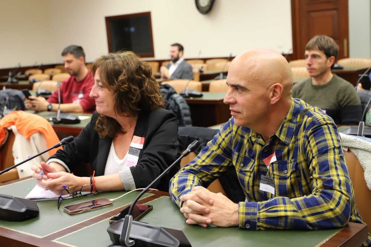 Gaur Madrilen egiaztatu dugu benetako alternatibak daudela abiadura handiko trenaren zentzugabekeriarako.

Aukerak baloratu eta zentzugabekeria hori geldiaraziko dutelakoan gaude.