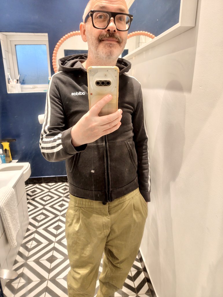 evilnoob's tweet image. Guess who&apos;s been to the charity shop again...

£5! 

@hunstantonsmith @idlewildgirl 🥰