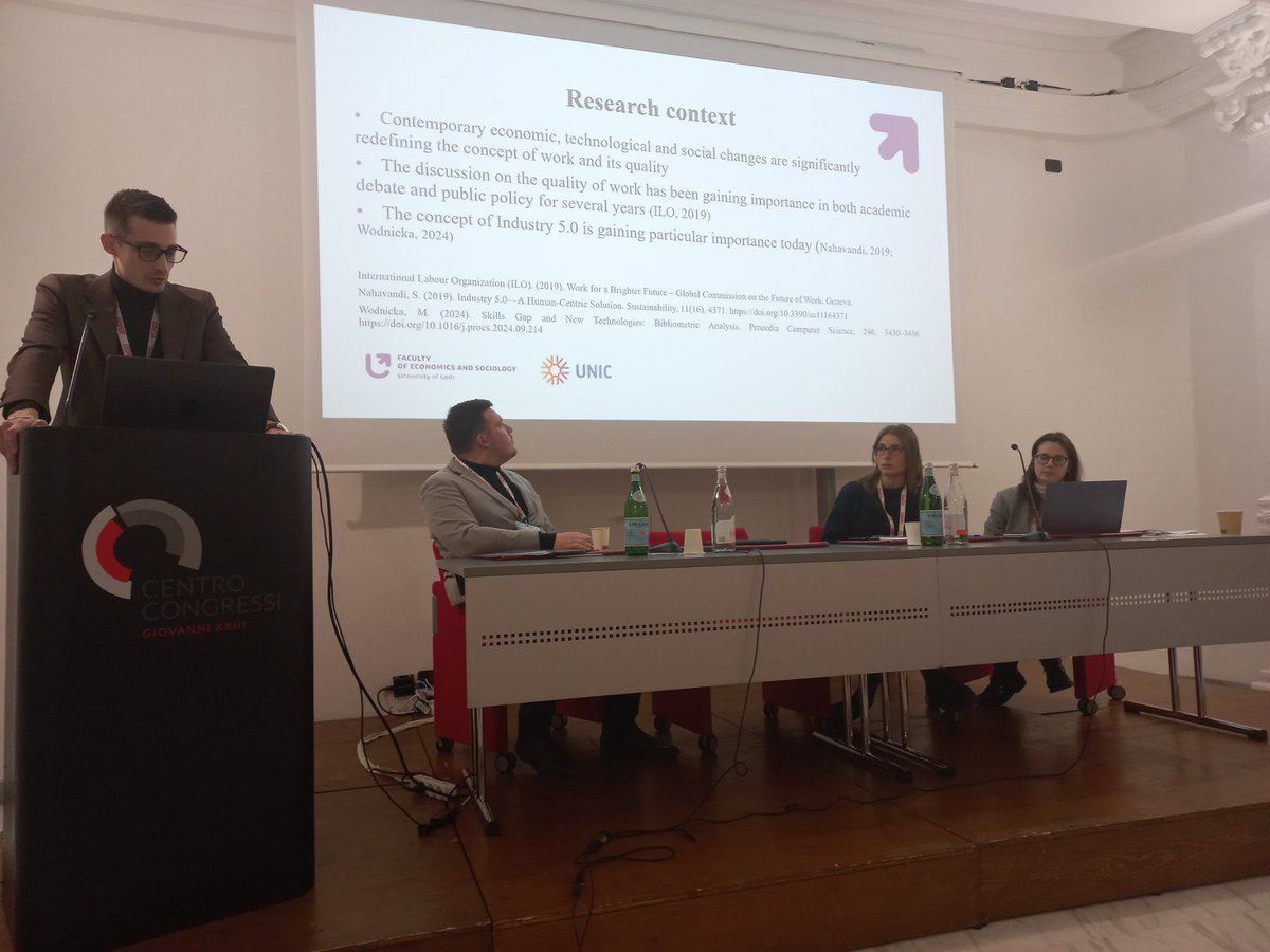 Now it's time for <a href="/Erika_Rizzi_/">Erika Rizzi</a> to chair one of the last workshops of the #ADAPTConference2025, titled Work in the Age of Platforms and Industry 5.0: Representation, Rights and Protection in a Global Scenario.
Focus: #humancentric approach to #workplace #technologies