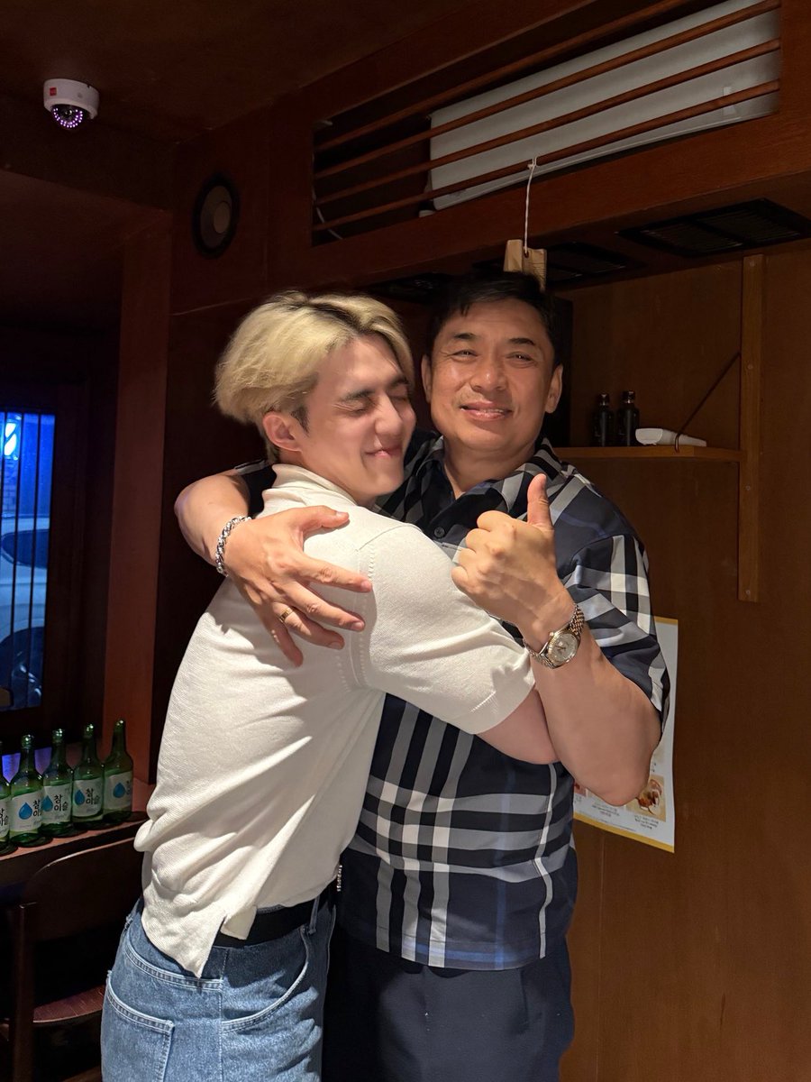 sounds_of_cheol's tweet image. seungcheol and dad 🤎