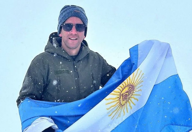 ES AHORA‼️
EL ESTADO ARGENTINO DEBE EXIGIR SU INMEDIATA LIBERACIÓN.
El Gendarme Nahuel Gallo sigue ilegalmente detenido en Venezuela 🇻🇪 desde Dic'2024 y nada se sabe sobre su situación.