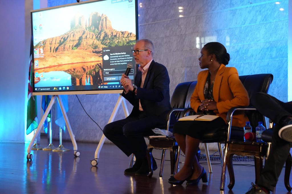bertobin1193's tweet photo. "Swahili alone has an audience of atleast 28 million " Ronclliffe Odit 
#WeareUoN #TrueJournalism #WorldWideJounalism https://t.co/wiqzjrdTcI