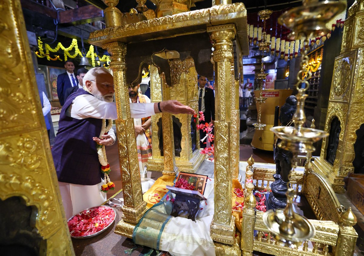 narendramodi's tweet image. ಉಡುಪಿಯ ಶ್ರೀ ಕೃಷ್ಣ ಮಠದ ಕೆಲವು ನೋಟಗಳು ಇಲ್ಲಿವೆ.