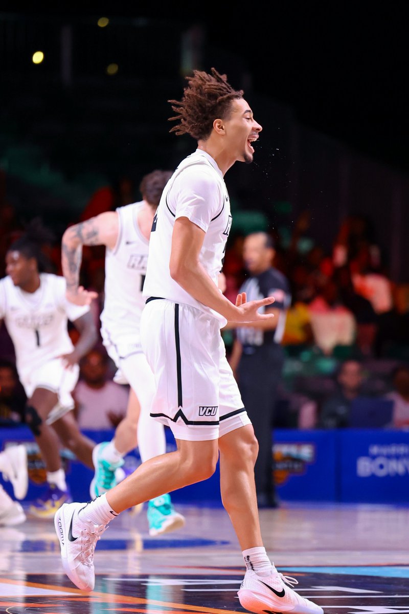 B4AOfficial's tweet image. VCU is rolling! Rams take a 45–35 lead into the half vs. the Hokies. 🏀 #Battle4Atlantis