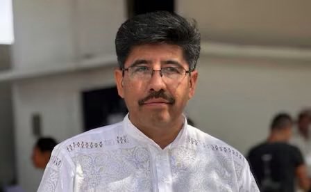 El Bloque Negro de la Corte

Ya se habla de un “bloque negro”, que no está armado con martillos y marros para hacer desmanes y destrozos, sino con malletes de juez, es en la Suprema Corte. Los integrantes del bloque rompieron cristales con su intento de destruir el principio de