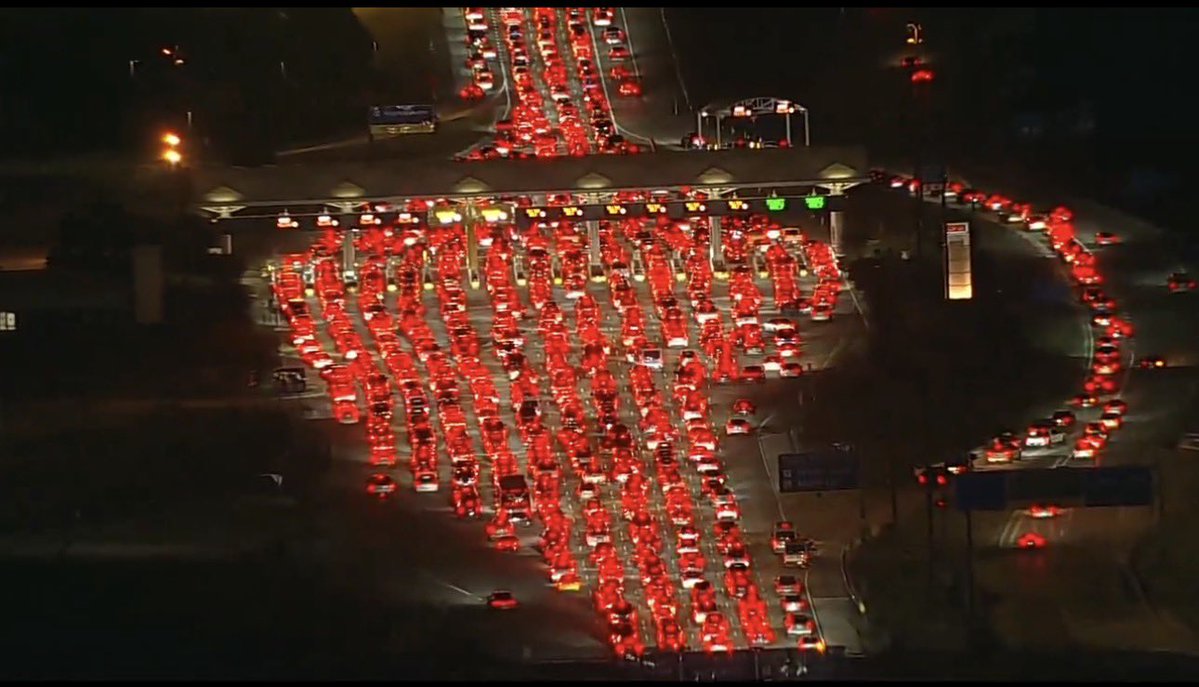 polar2121's tweet image. Deberían ampliar a 20 carriles todas las calles….
Hasta aquí mi reporte….🫠🫠🫠