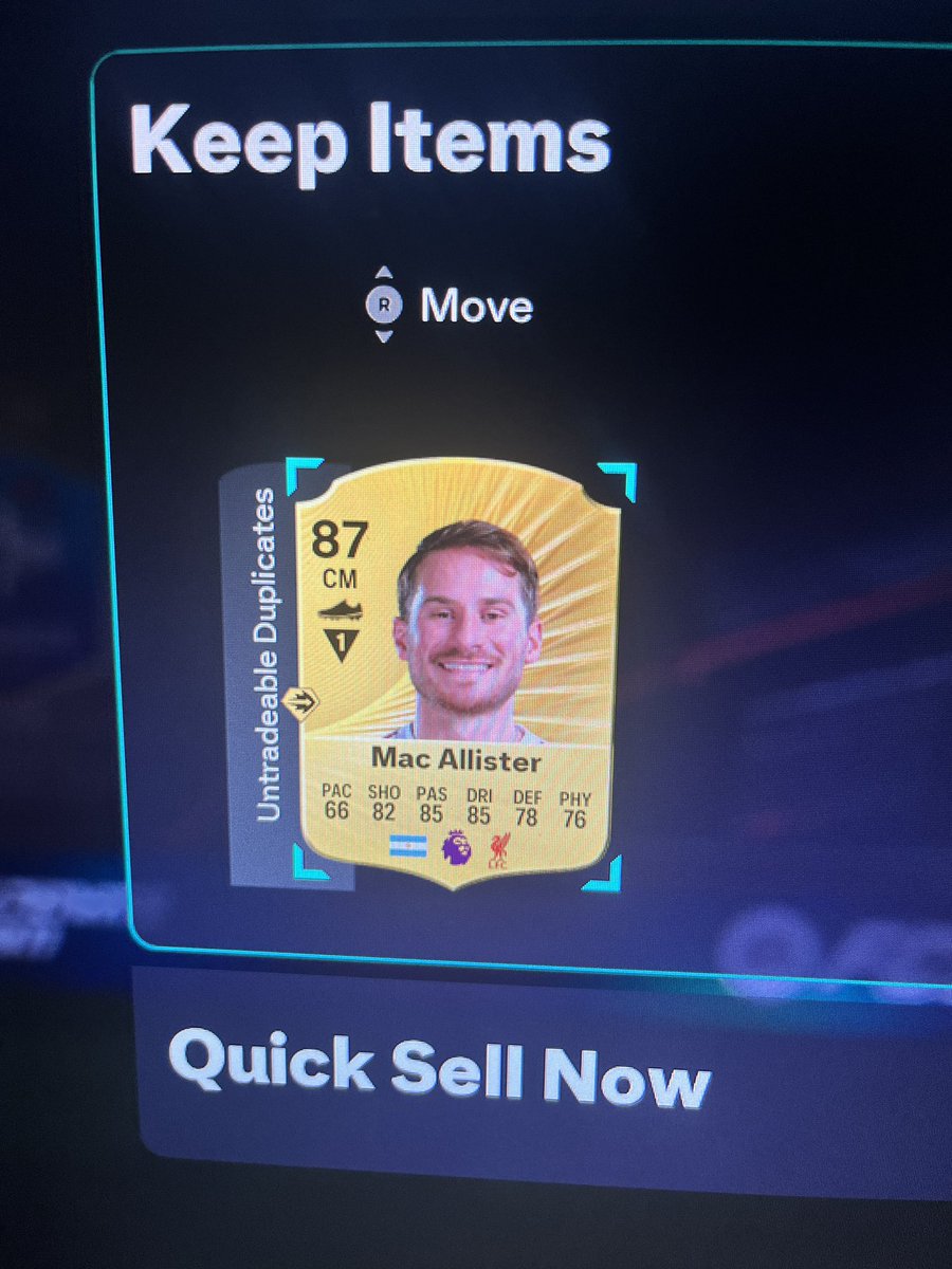 JontyCasino's tweet image. Ea please stop giving me this guy bro there is like hundreds of cards I don’t have but you wanna give the same shit in my club …. Joke man #eafc