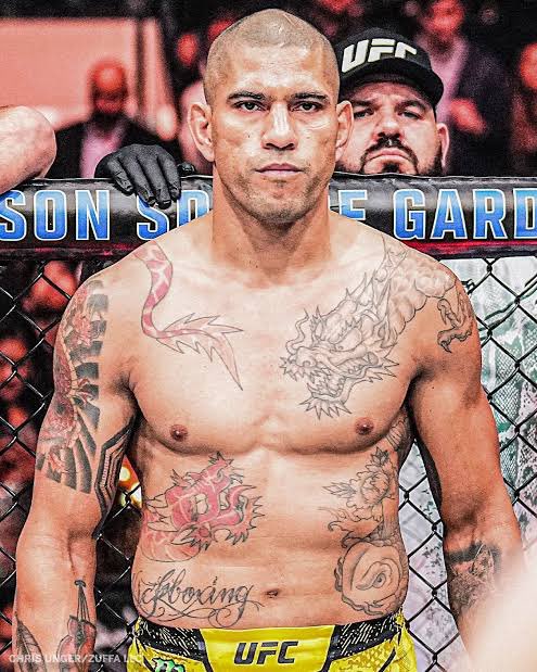 AbsolutlyNobode's tweet image. Alex Periera found out his girlfriend was actually married the whole time they were together. 

Fought 4 times in 9 months. Legend