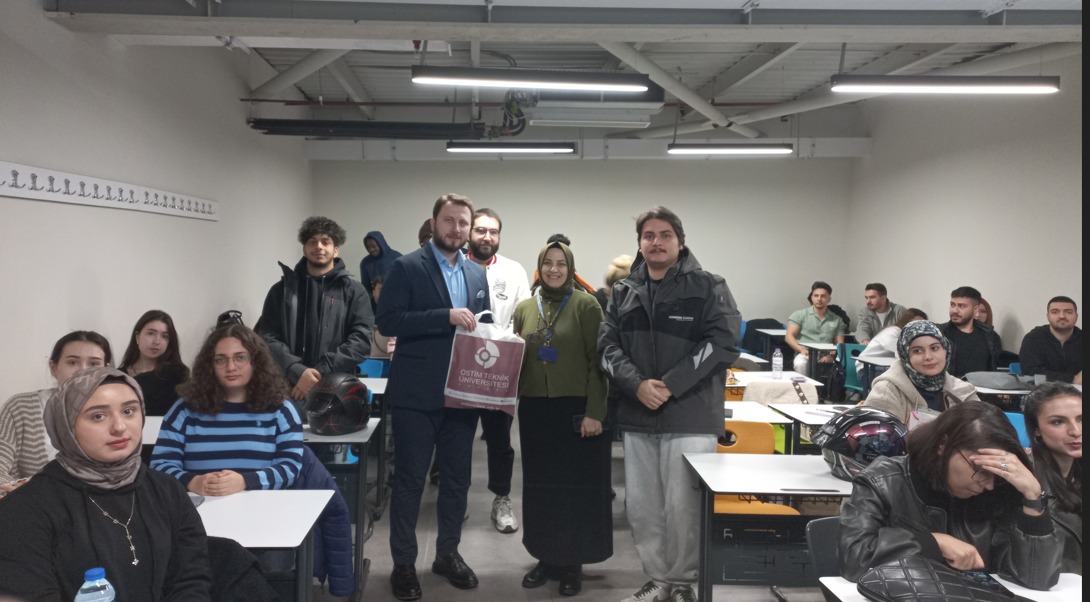 itf_ostimtech's tweet photo. Vakalarla Dış Ticaret dersimizde Balıkçı Metal firmasından Yusuf Balıkçı'yı ağırladık. Yusuf bey'e tecrübe paylaşımları ve katılımları için teşekkür ederiz. https://t.co/e8W6IHJeys