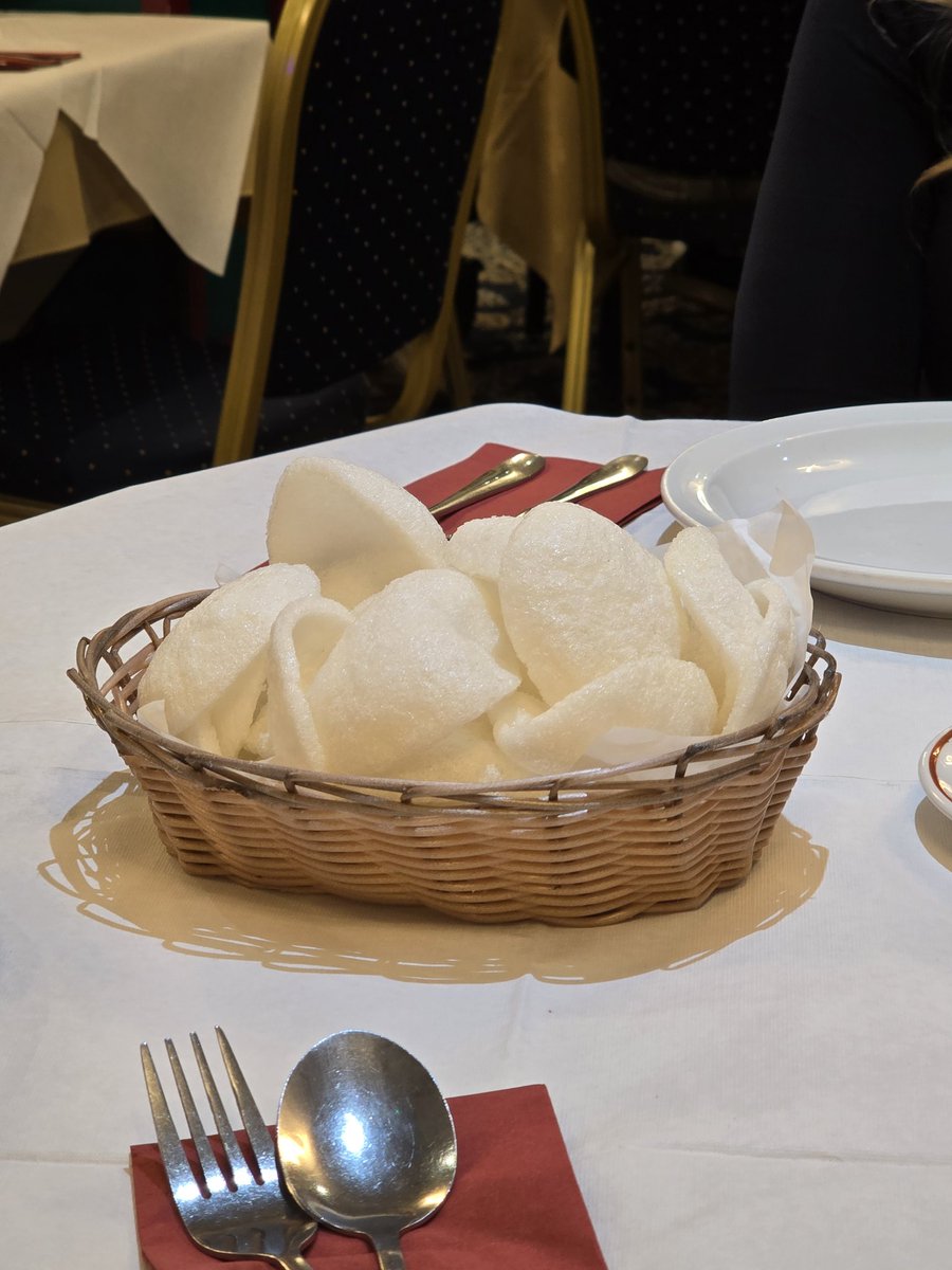 SimpleFacks's tweet image. luv wite crisp at chinees 

simple as