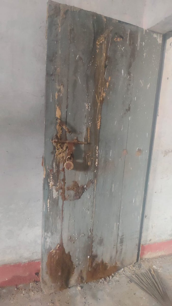 Manishyadavdcm's tweet image. Ajaiya Khera, Block Nawabganj, District Unnao की सच्चाई सामने रखनी ही पड़ेगी।
गाँव में विकास का एक भी काम जमीन पर नहीं दिख रहा—
लेकिन कागज़ों में सब ‘पूरा’ दिखाया जा रहा है।

सवाल सिर्फ इतना नहीं है कि भ्रष्टाचार हुआ है…
सवाल ये है:
👉 आखिर कितना पैसा खाया गया है?
👉 कितने हाथ…